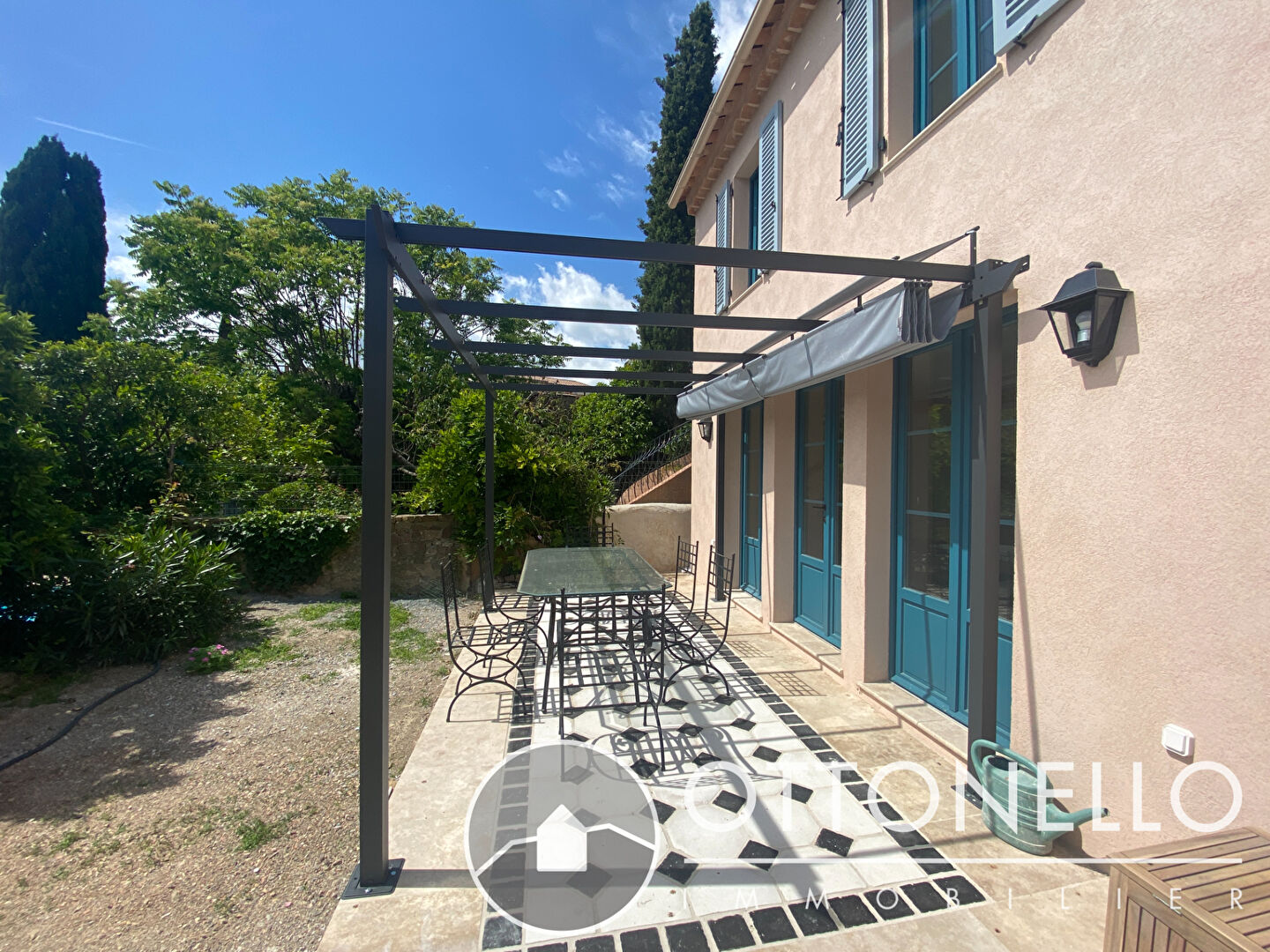 Maison-Villa - ROQUEBRUNE SUR ARGENS