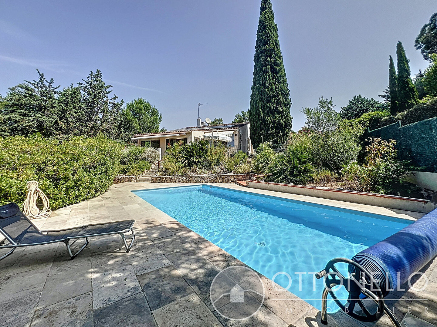 Maison-Villa - ROQUEBRUNE SUR ARGENS