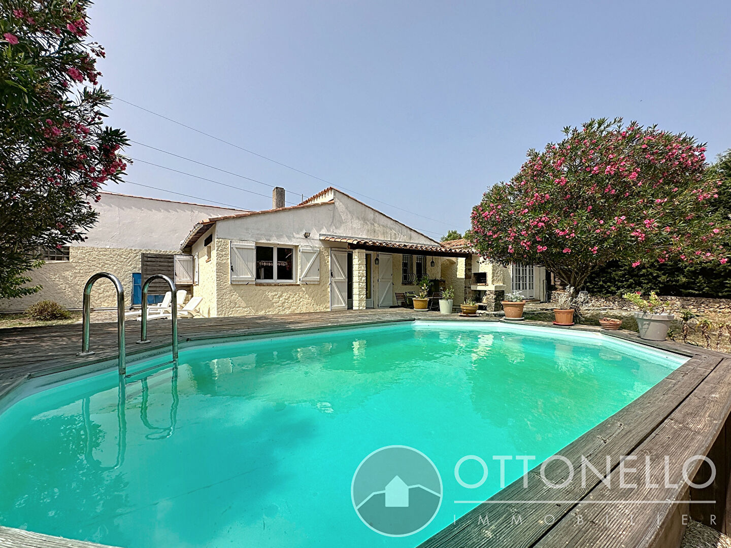 Maison-Villa - ROQUEBRUNE SUR ARGENS