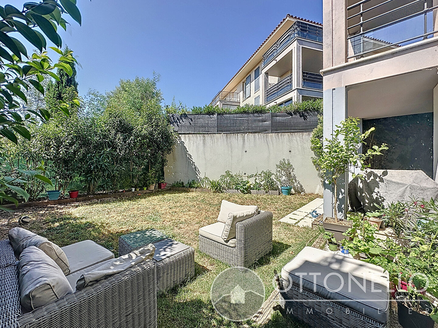 Appartement - ROQUEBRUNE SUR ARGENS