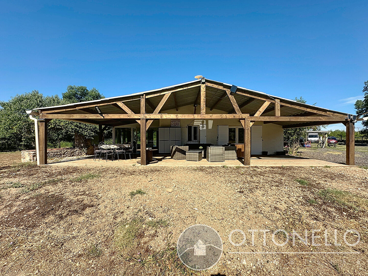 Maison-Villa - ROQUEBRUNE SUR ARGENS