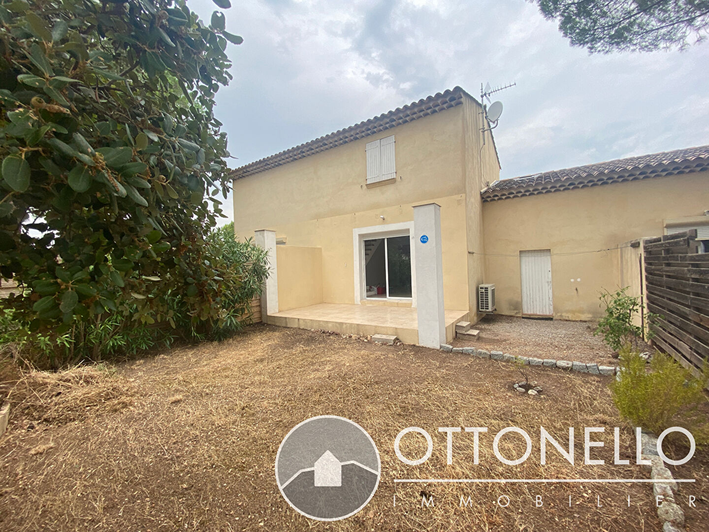 Maison-Villa - ROQUEBRUNE SUR ARGENS