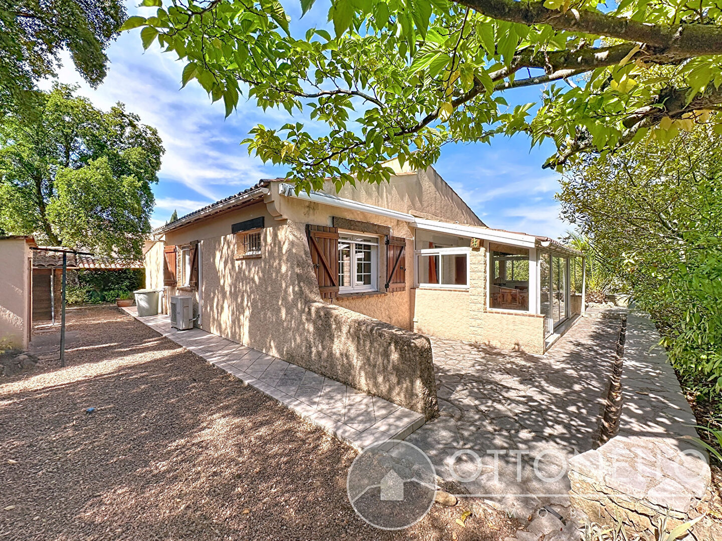 Maison-Villa - ROQUEBRUNE SUR ARGENS