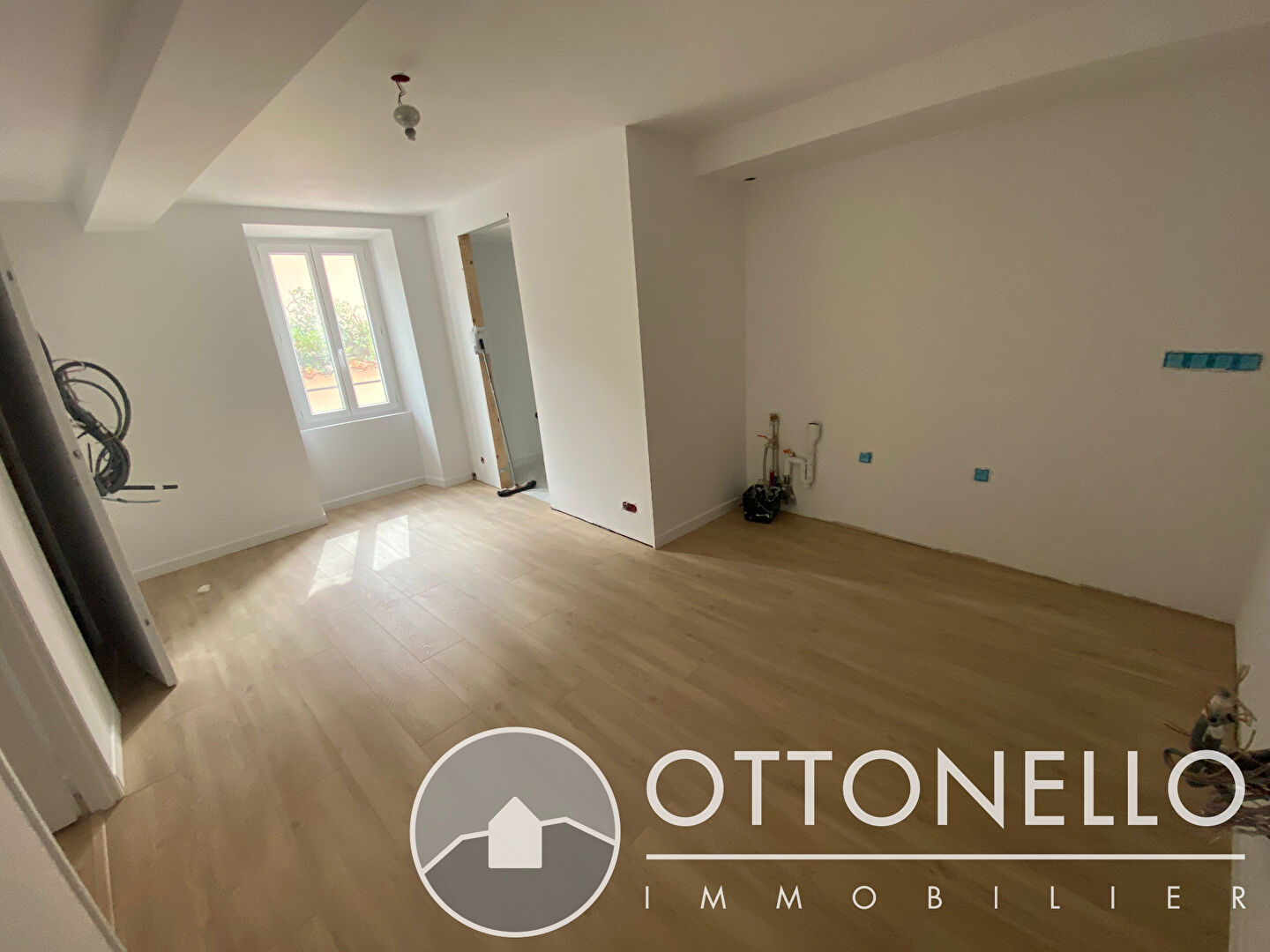 Appartement - ROQUEBRUNE SUR ARGENS