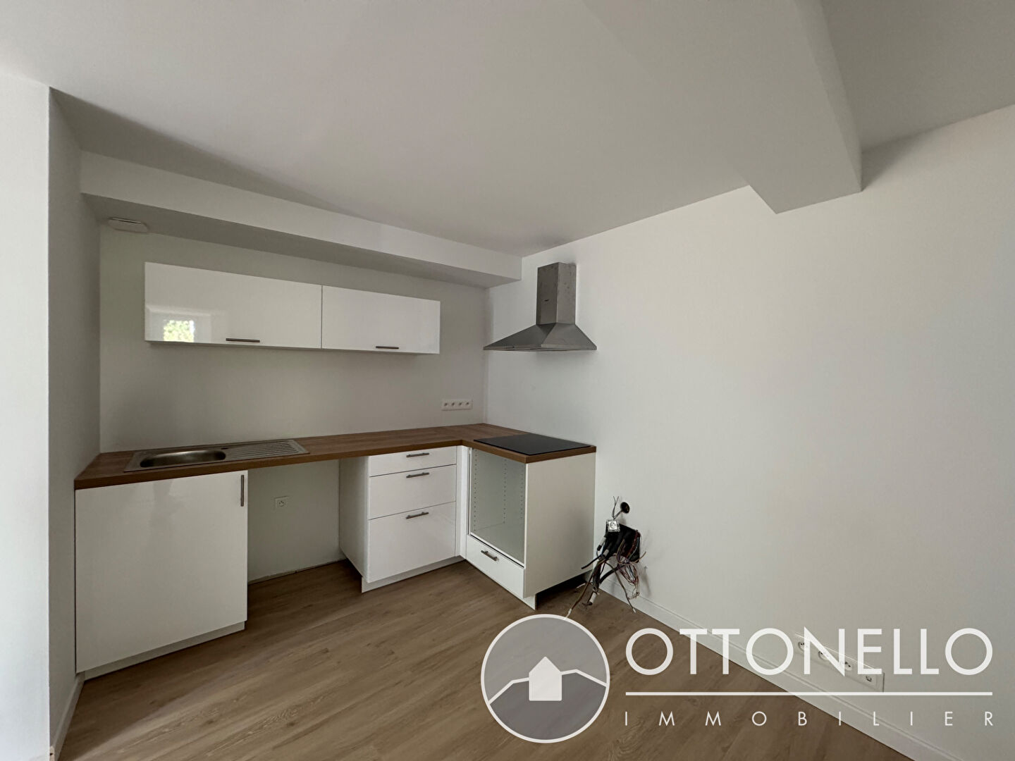 Appartement - ROQUEBRUNE SUR ARGENS