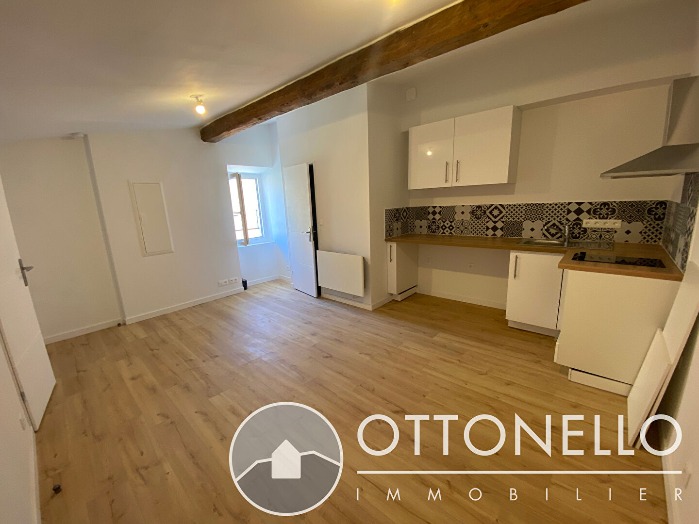 Appartement - ROQUEBRUNE SUR ARGENS