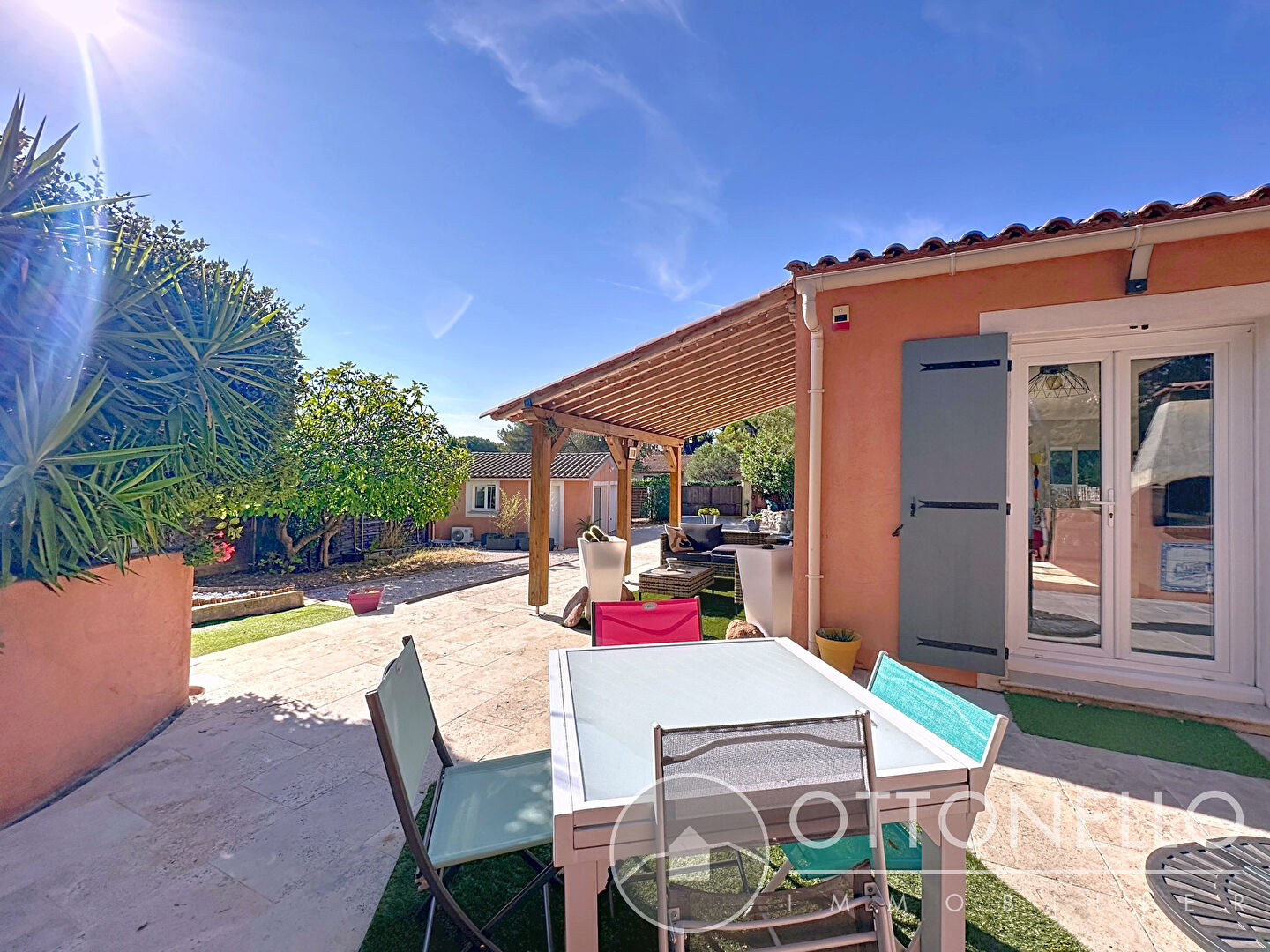 Maison-Villa - ROQUEBRUNE SUR ARGENS