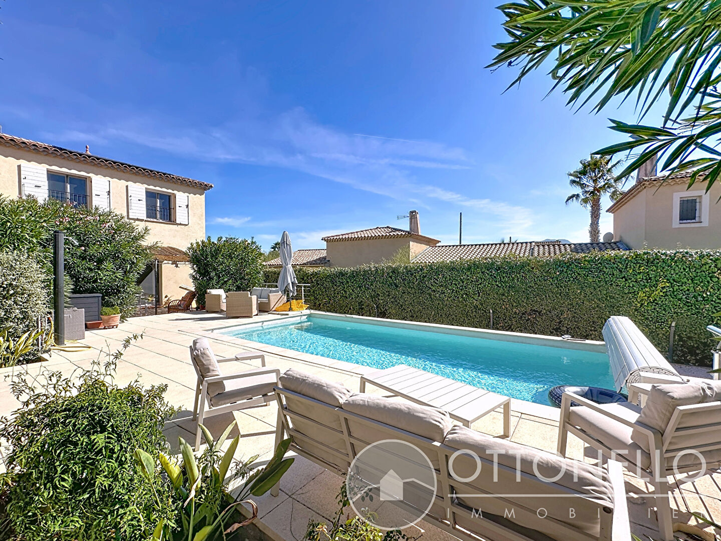 Maison-Villa - ROQUEBRUNE SUR ARGENS