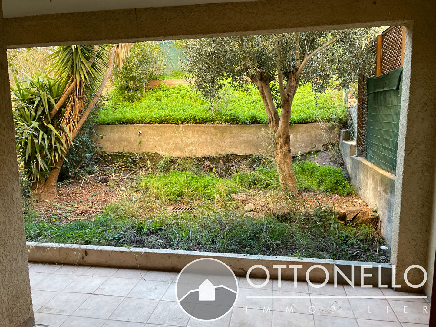 Local Commercial - ROQUEBRUNE SUR ARGENS