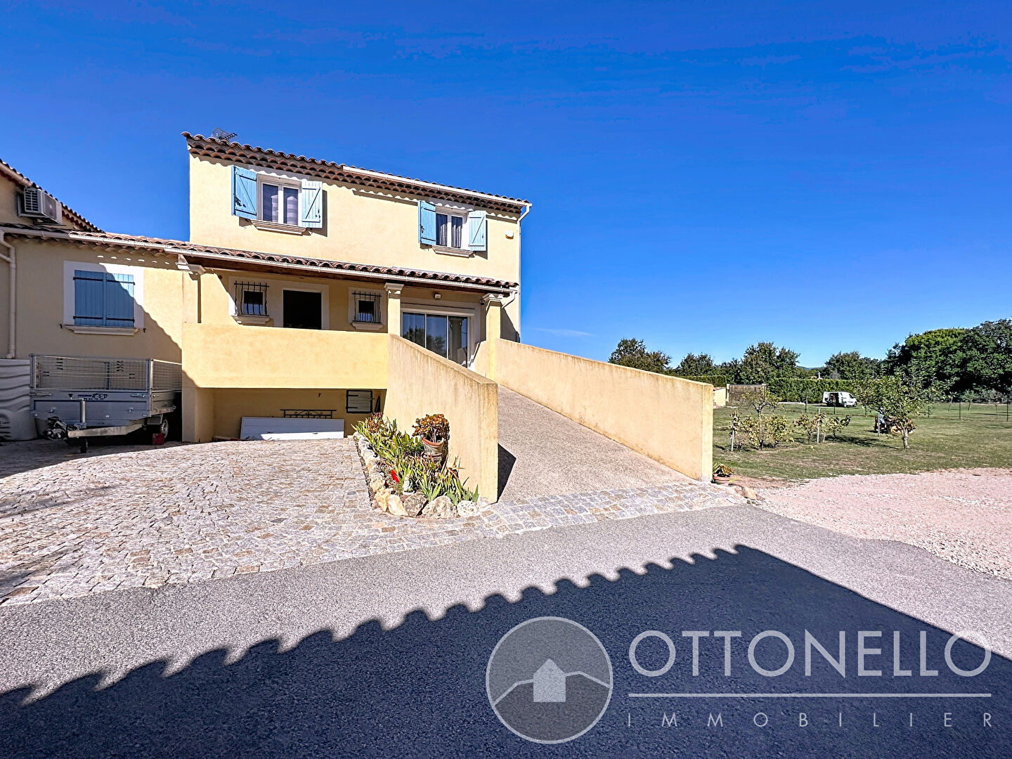 Maison-Villa - PUGET SUR ARGENS