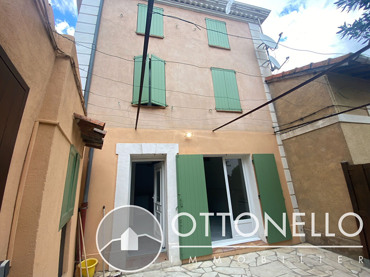 Maison-Villa - ROQUEBRUNE SUR ARGENS