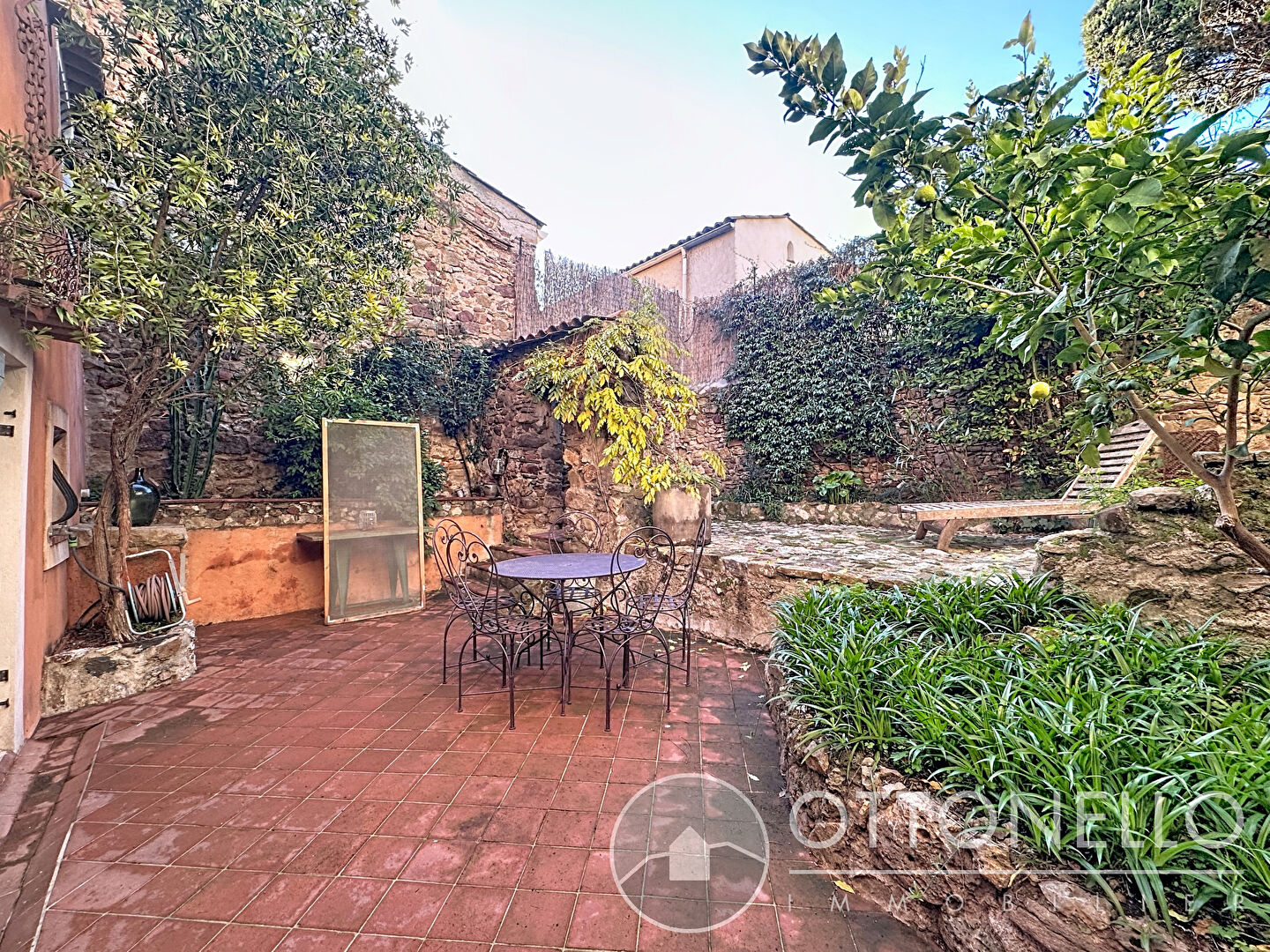 Maison-Villa - ROQUEBRUNE SUR ARGENS
