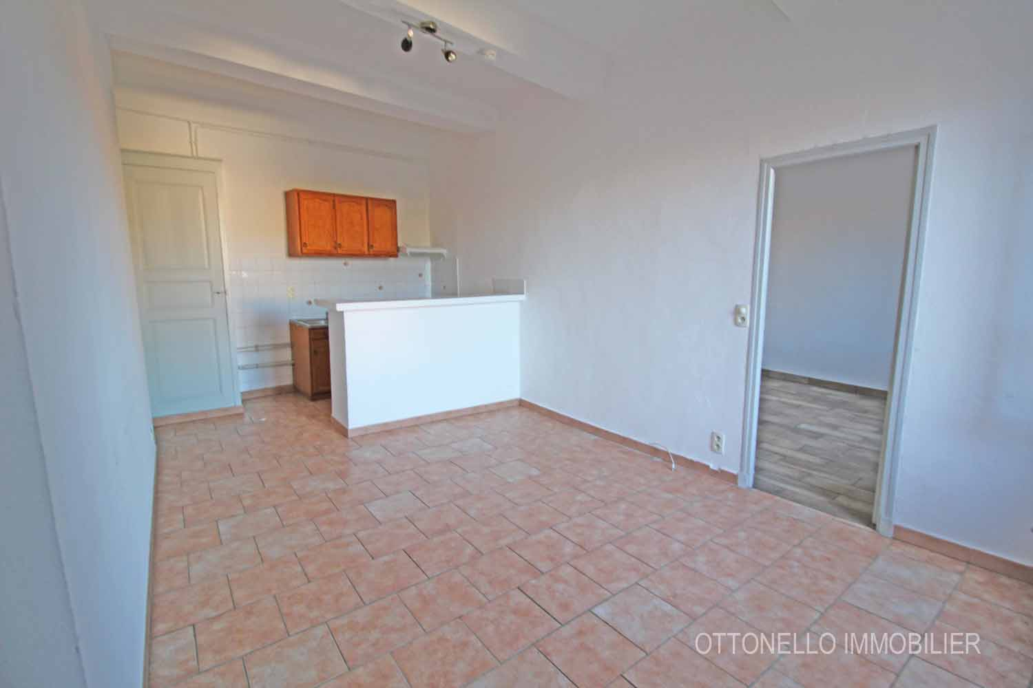 Appartement - ROQUEBRUNE SUR ARGENS