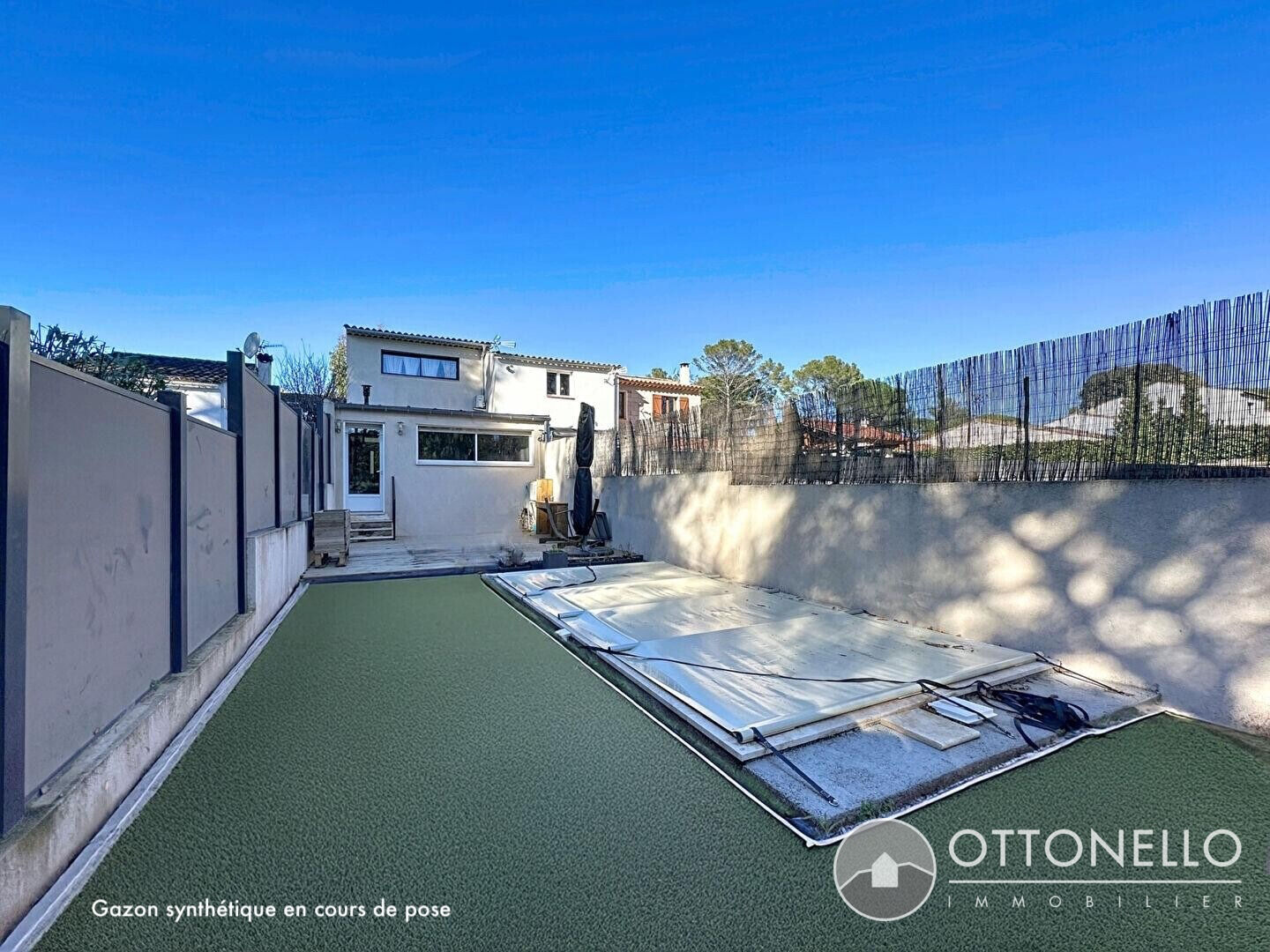 Maison-Villa - ROQUEBRUNE SUR ARGENS