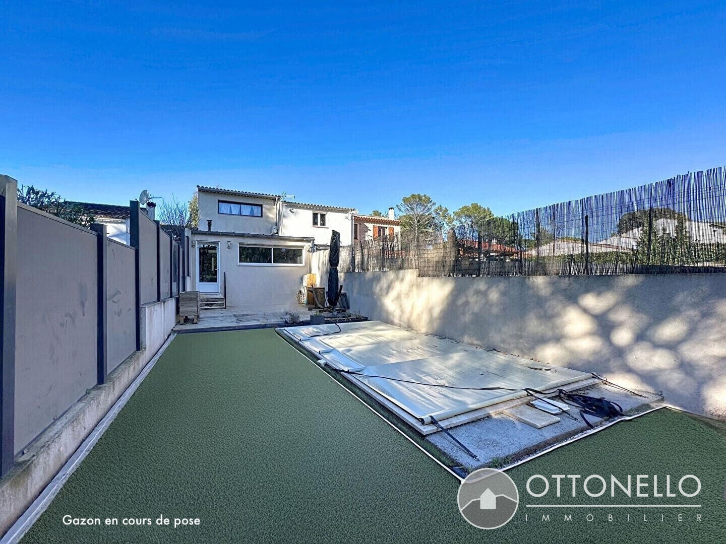 Maison-Villa - ROQUEBRUNE SUR ARGENS