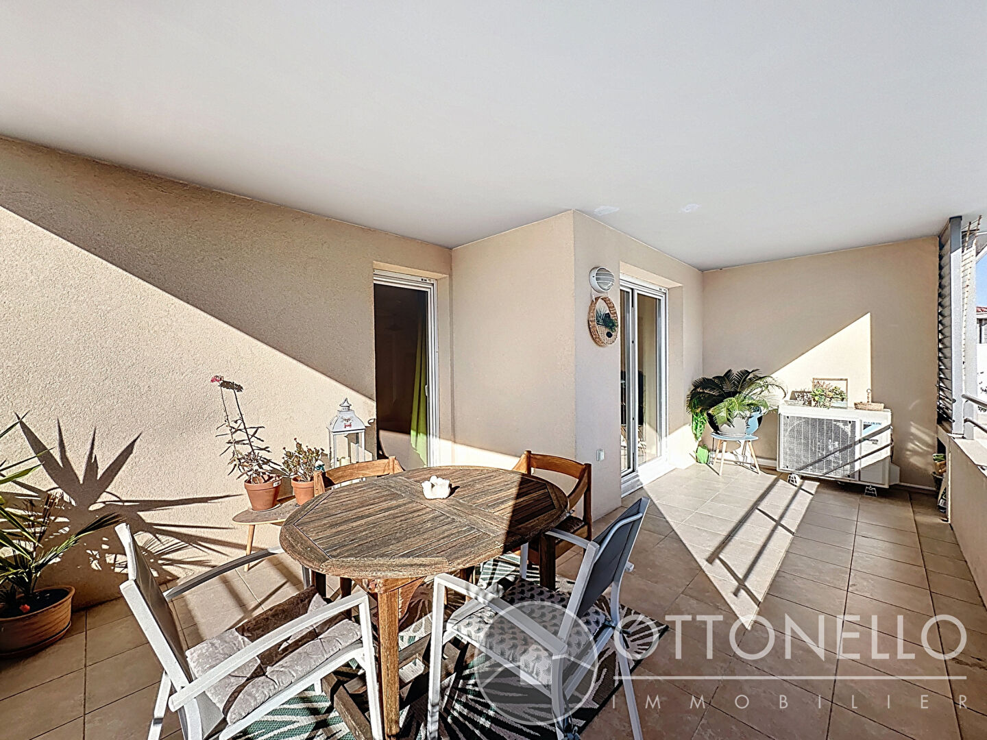 Appartement - ROQUEBRUNE SUR ARGENS