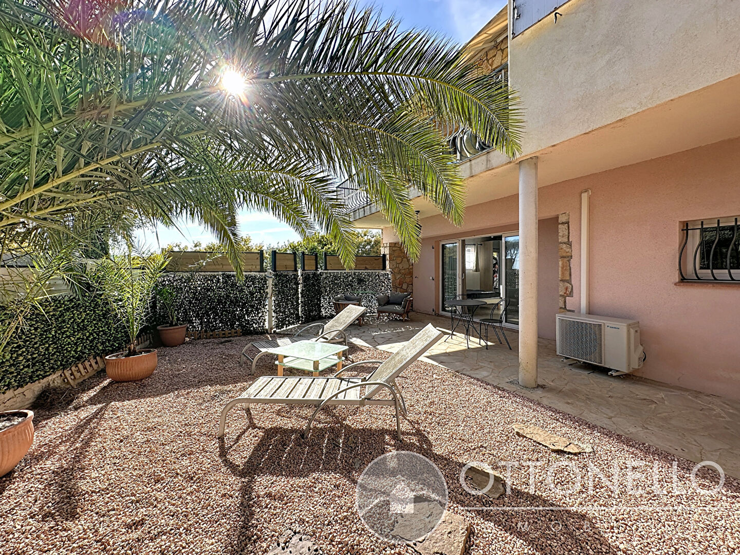 Appartement - ROQUEBRUNE SUR ARGENS