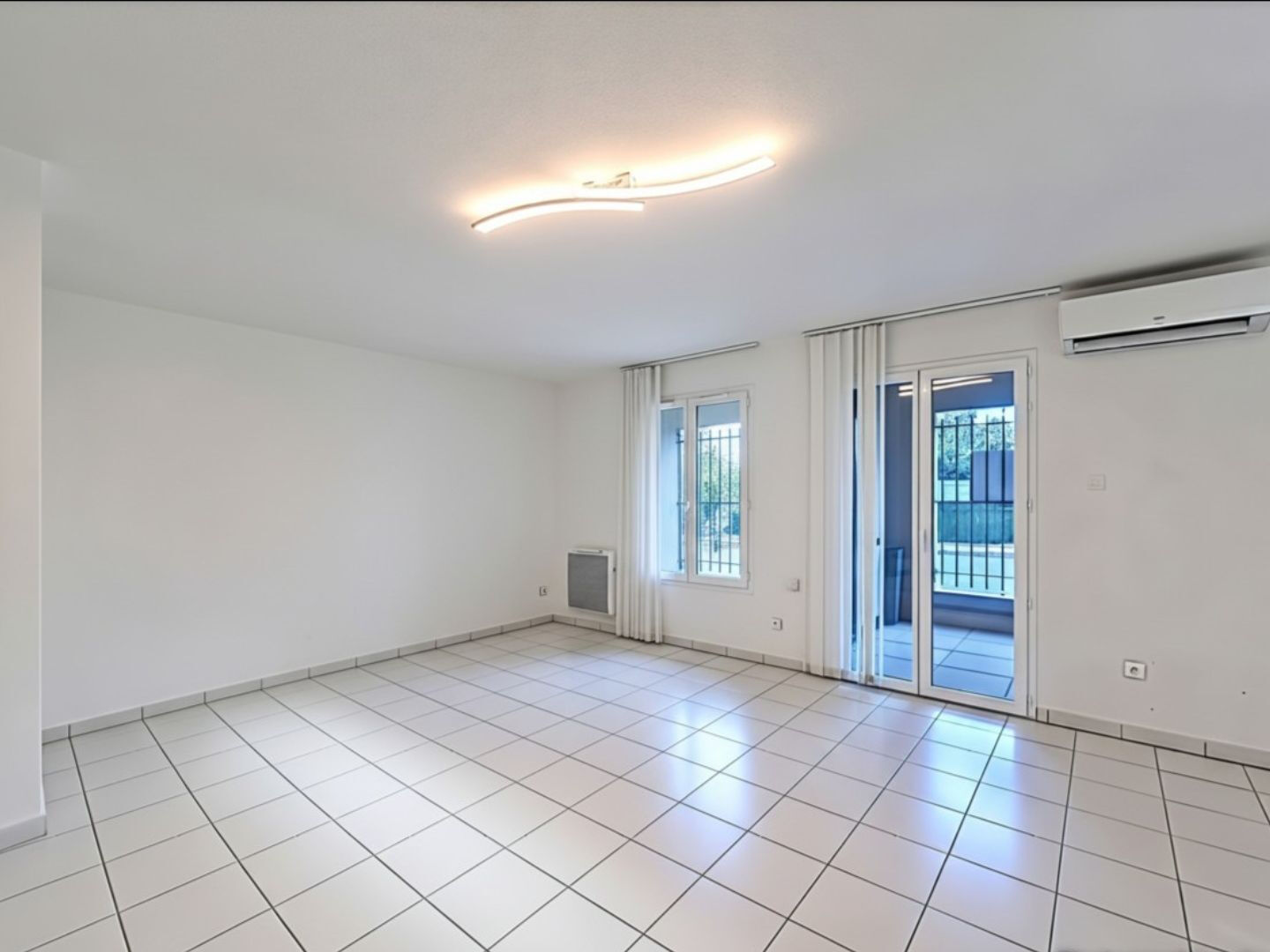 Appartement - ROQUEBRUNE SUR ARGENS