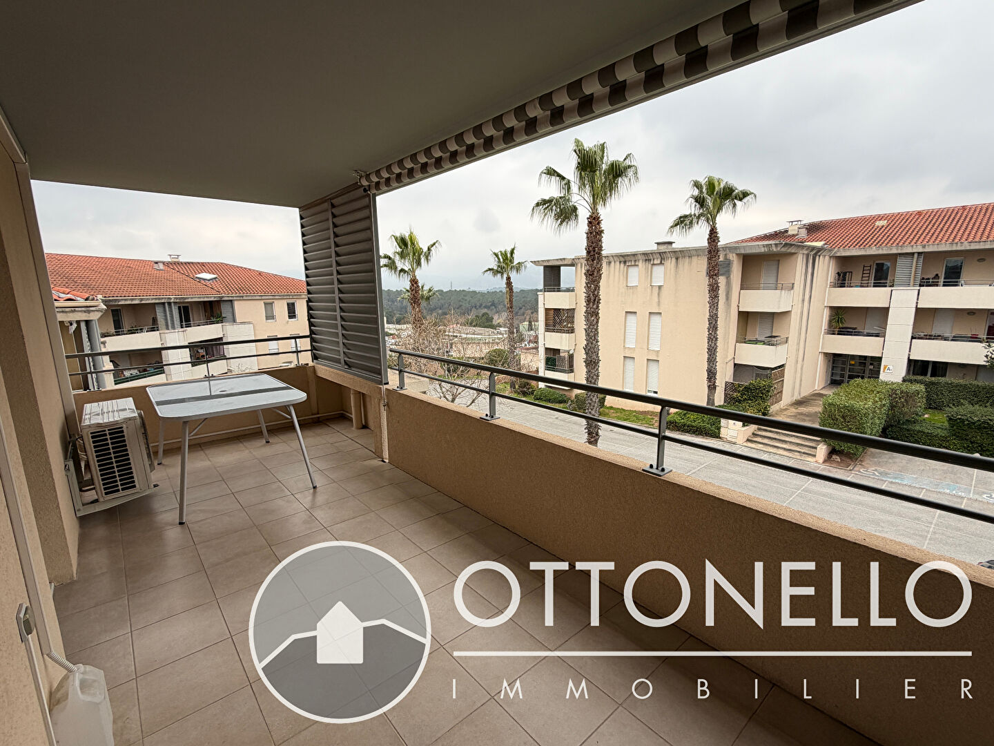 Appartement - ROQUEBRUNE SUR ARGENS