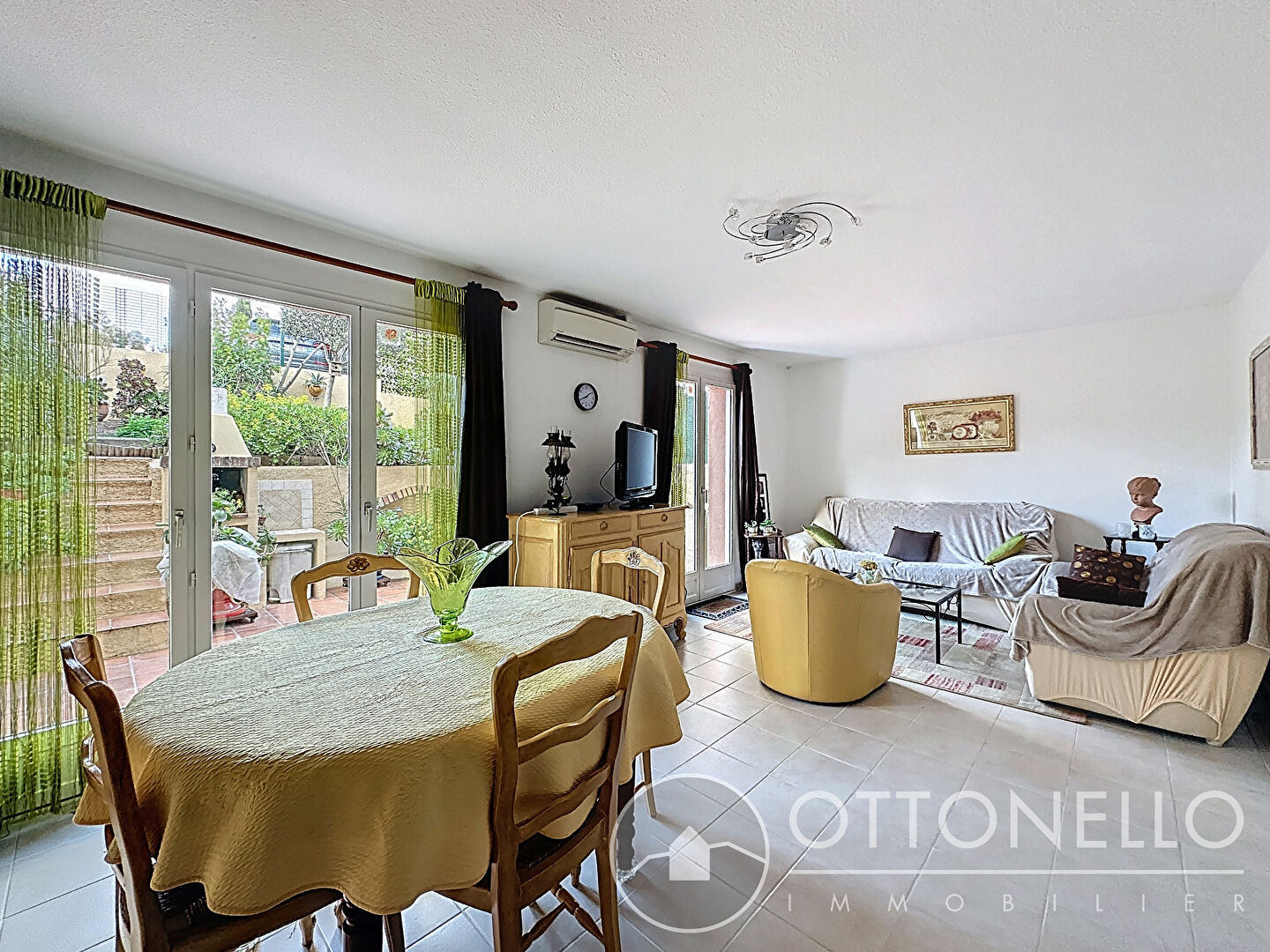 Maison-Villa - ROQUEBRUNE SUR ARGENS