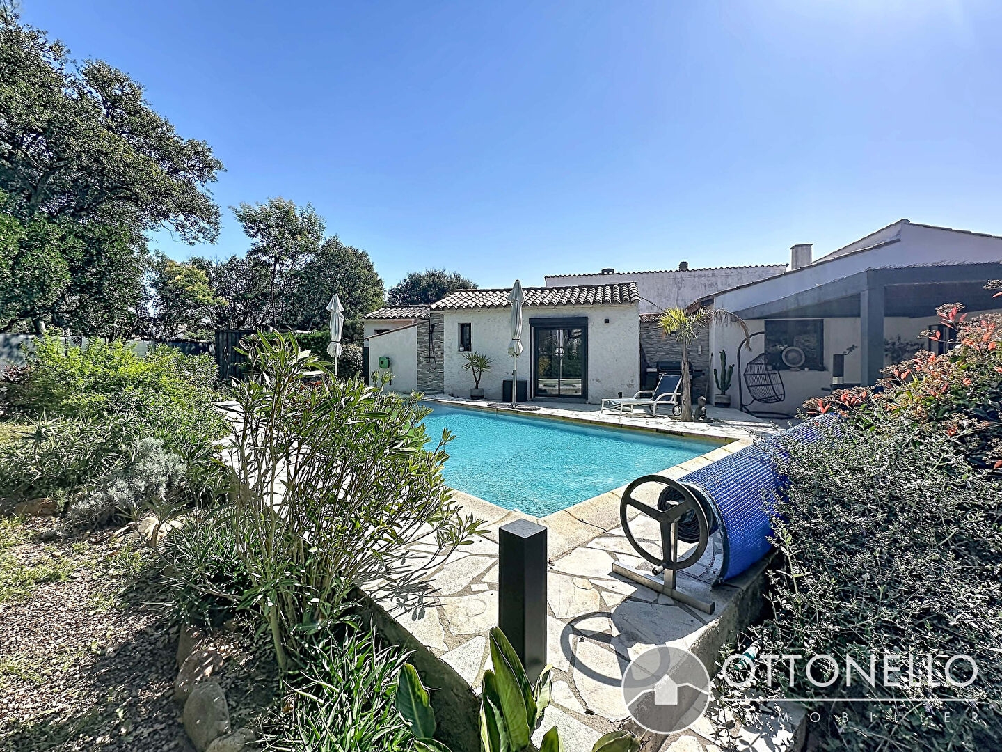 Maison-Villa - ROQUEBRUNE SUR ARGENS