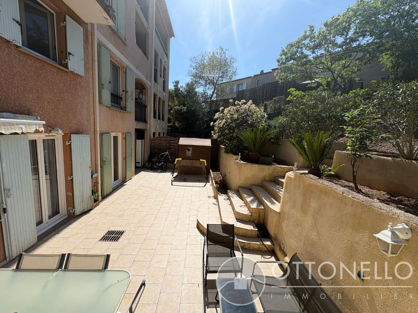 Appartement - ROQUEBRUNE SUR ARGENS