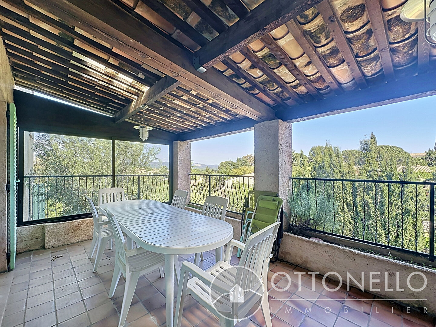 Maison-Villa - ROQUEBRUNE SUR ARGENS