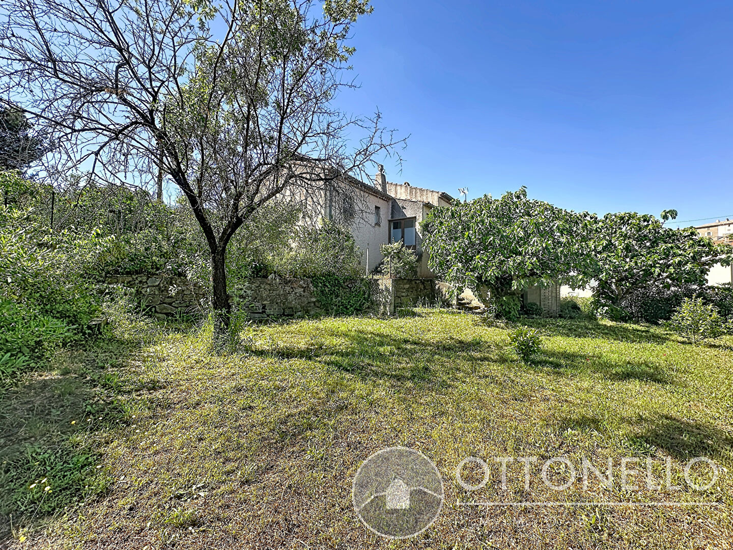 Maison-Villa - ROQUEBRUNE SUR ARGENS