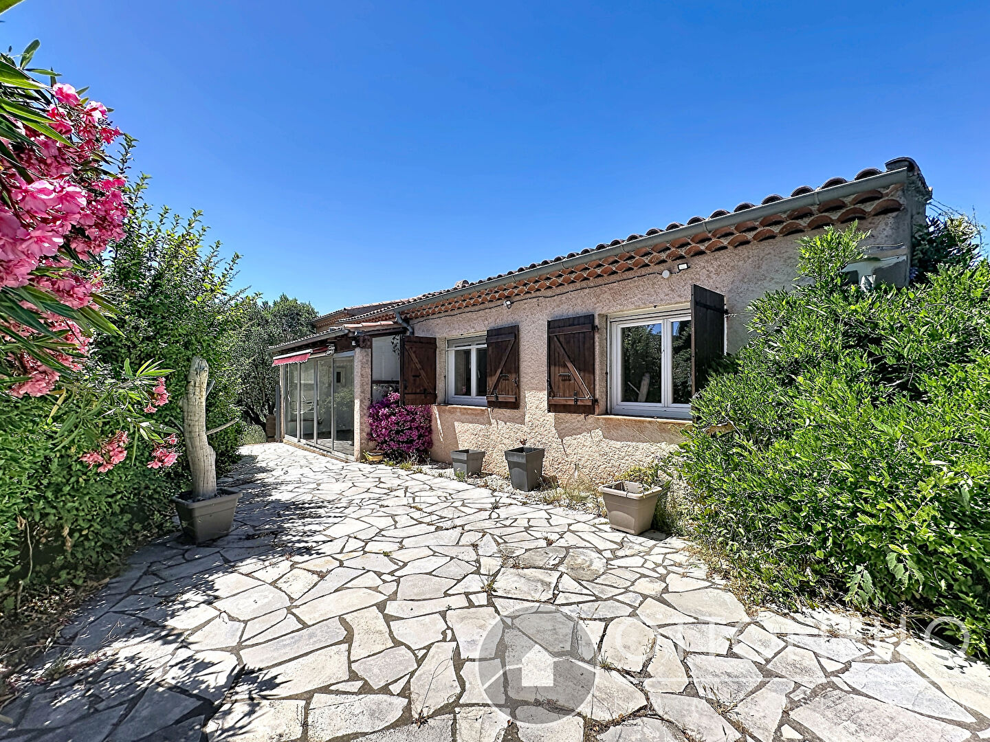 Maison-Villa - ROQUEBRUNE SUR ARGENS