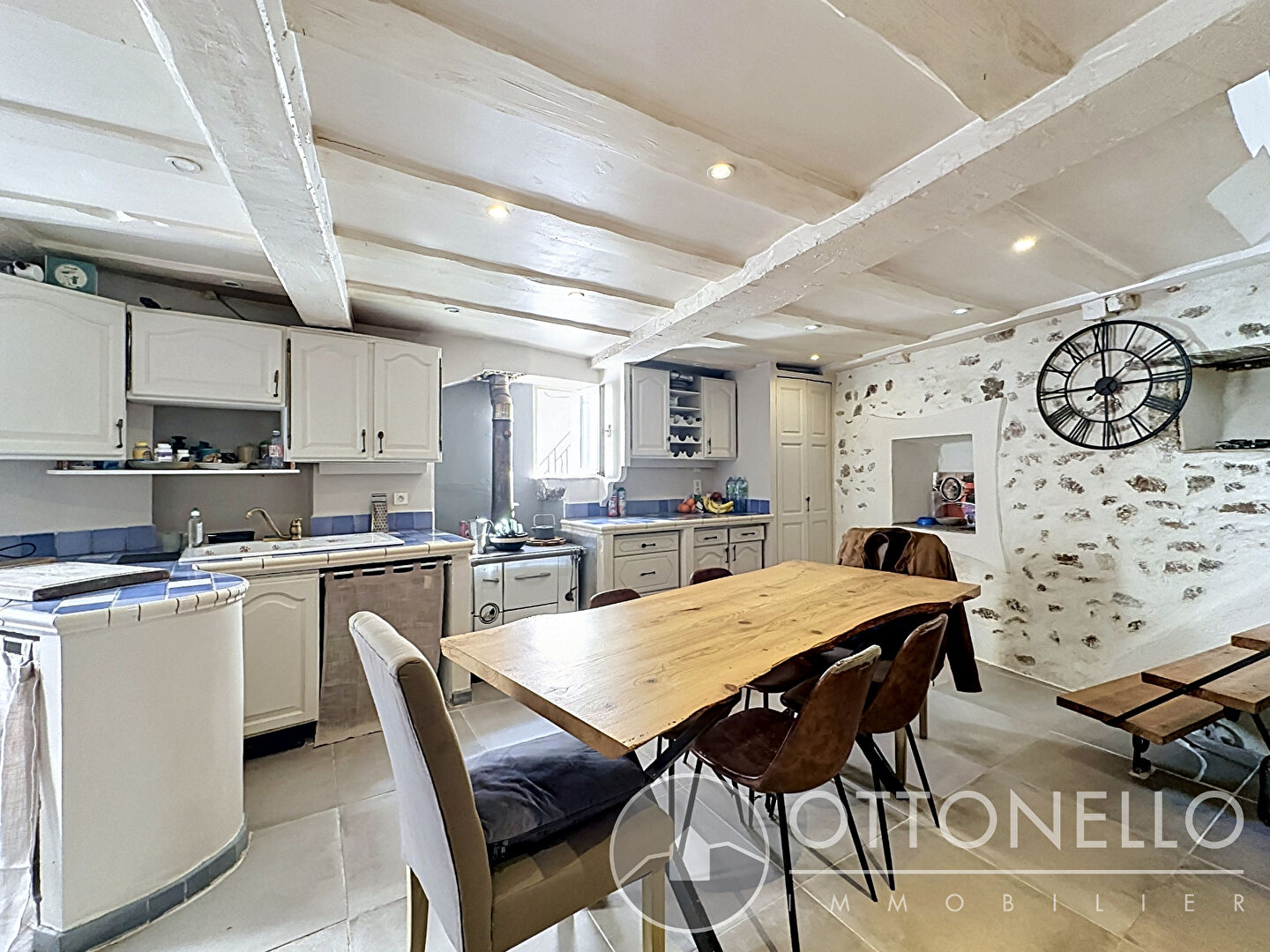 Maison-Villa - ROQUEBRUNE SUR ARGENS