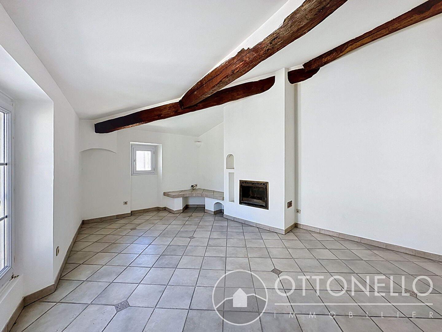 Appartement - ROQUEBRUNE SUR ARGENS