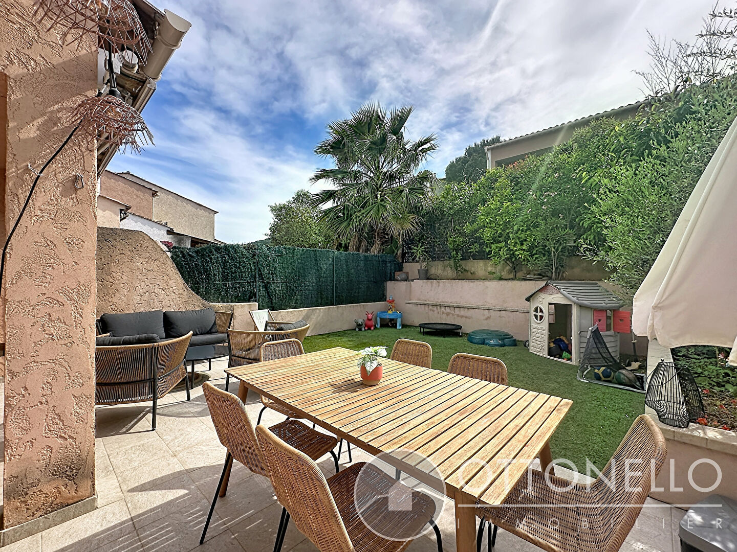 Maison-Villa - ROQUEBRUNE SUR ARGENS