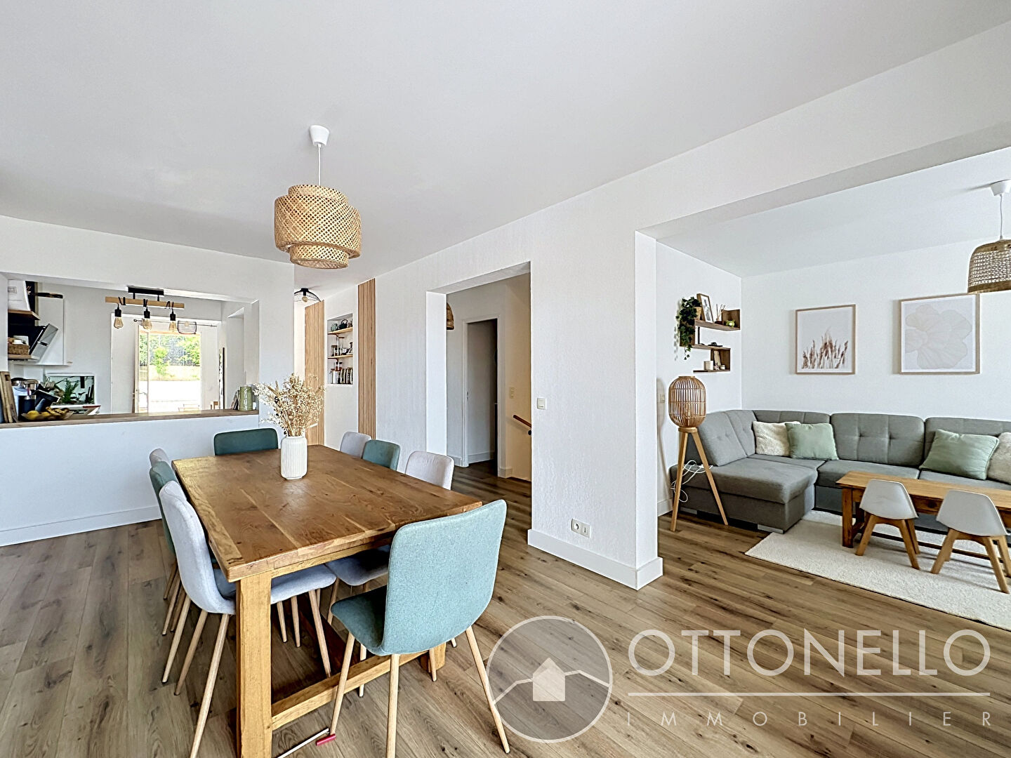 Maison-Villa - ROQUEBRUNE SUR ARGENS