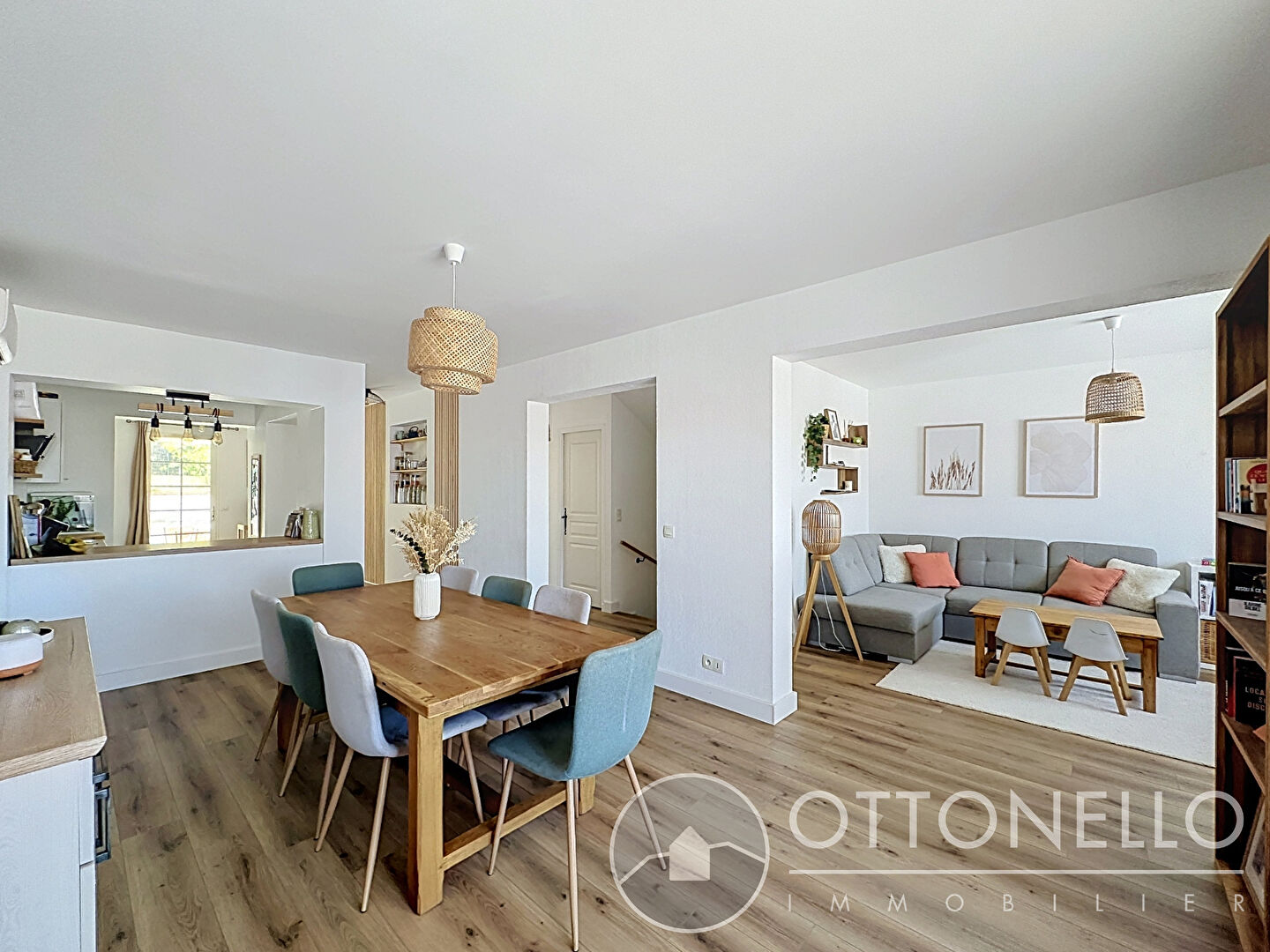 Maison-Villa - ROQUEBRUNE SUR ARGENS
