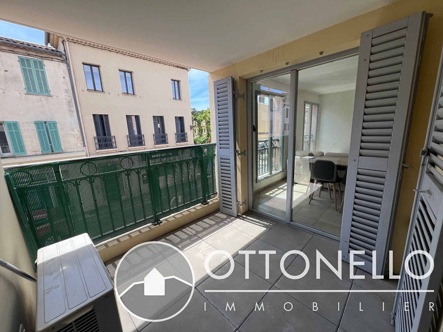 Appartement - ROQUEBRUNE SUR ARGENS