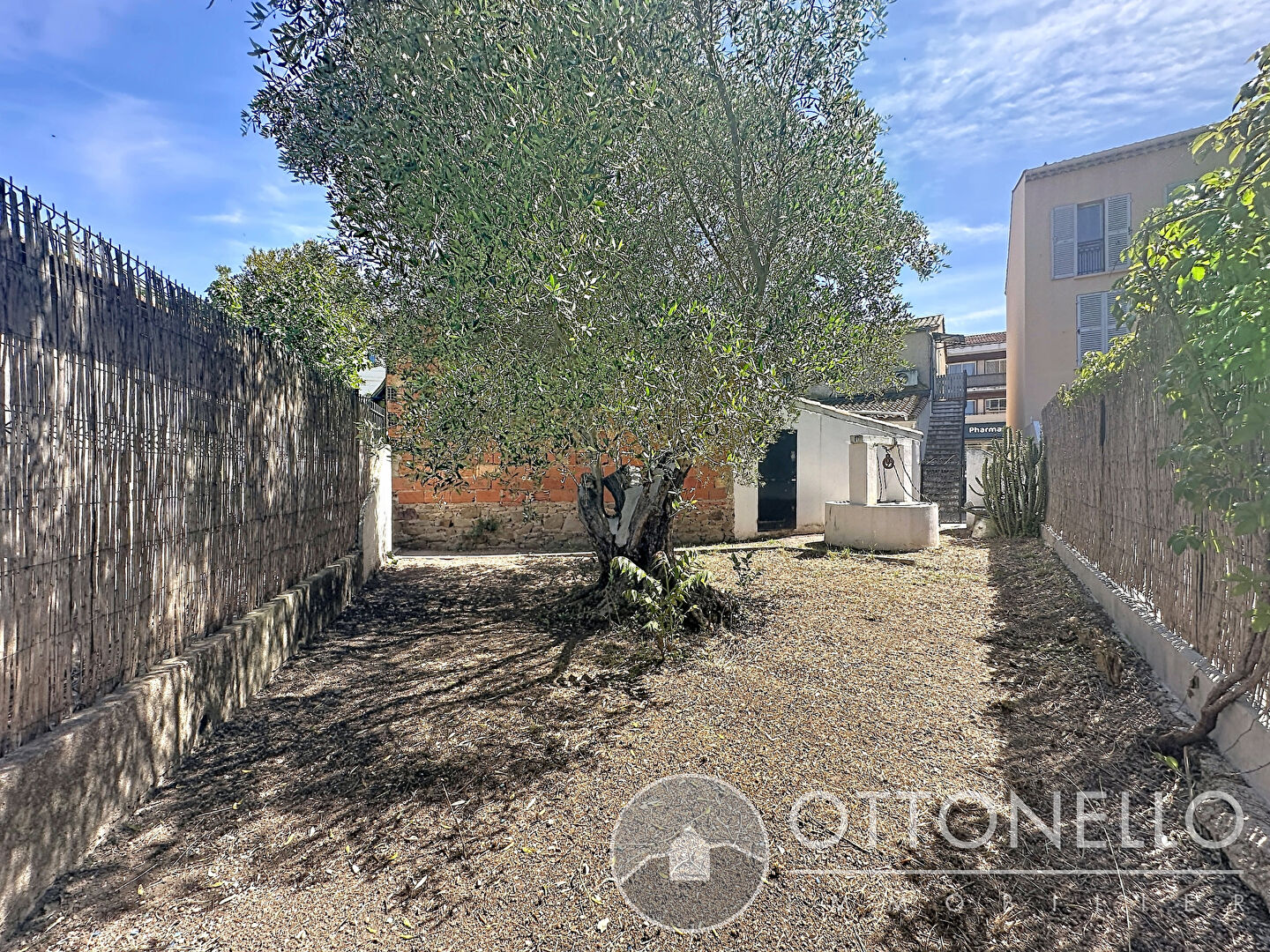Appartement - ROQUEBRUNE SUR ARGENS