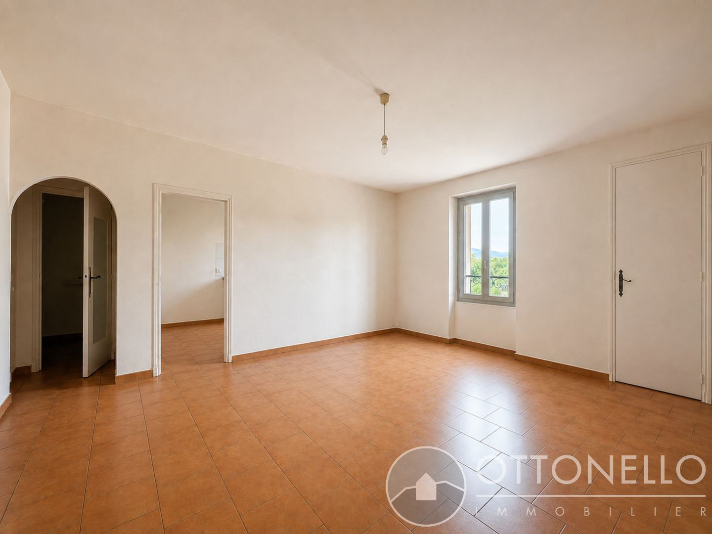 Appartement - ROQUEBRUNE SUR ARGENS