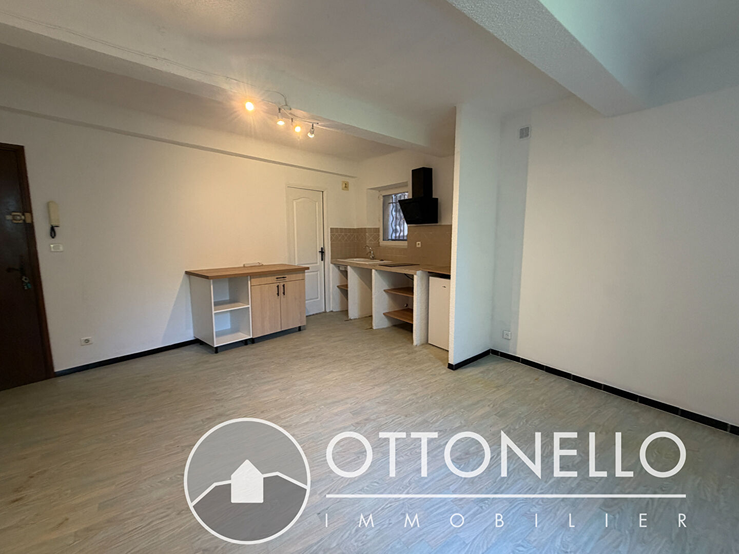 Appartement - ROQUEBRUNE SUR ARGENS