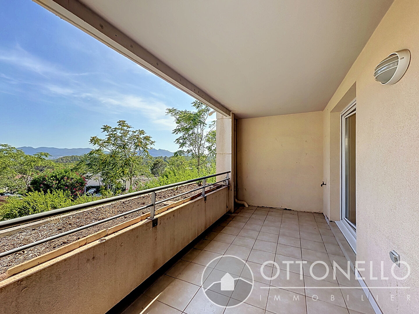 Appartement - ROQUEBRUNE SUR ARGENS