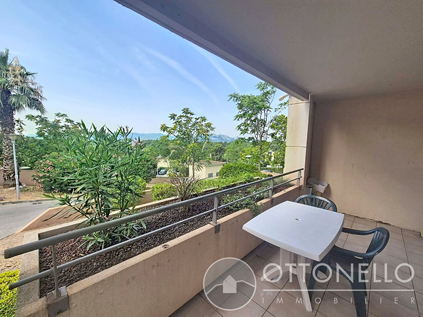 Appartement - ROQUEBRUNE SUR ARGENS