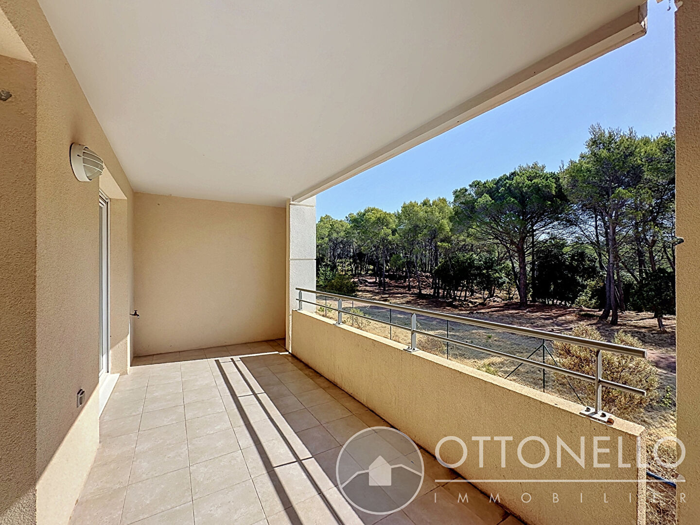 Appartement - ROQUEBRUNE SUR ARGENS