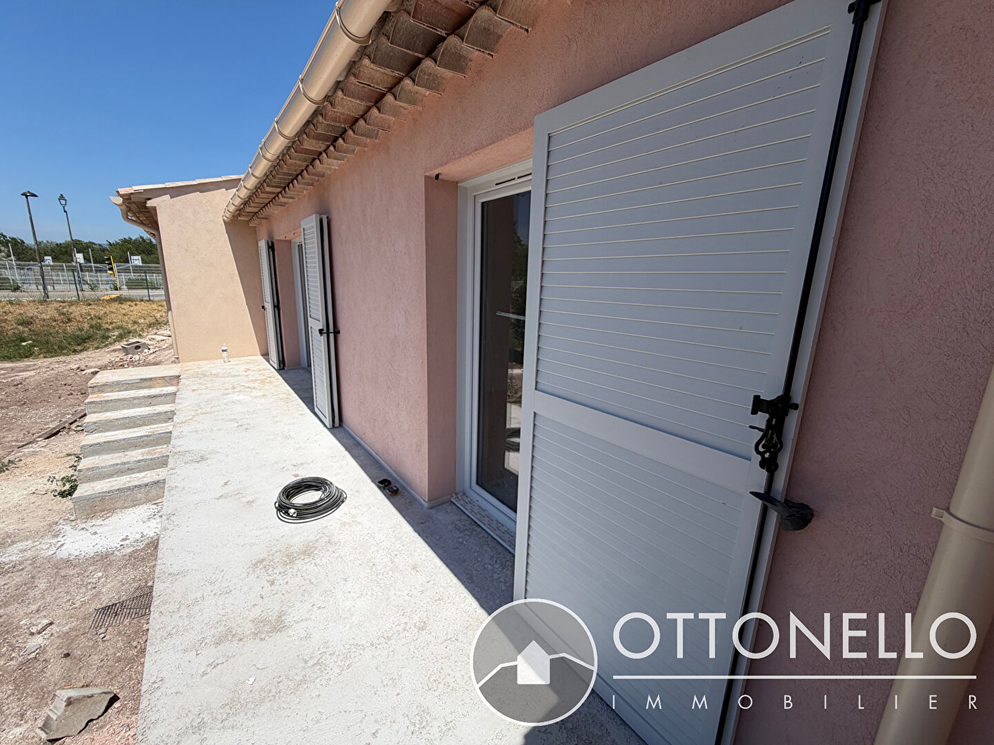 Maison-Villa - ROQUEBRUNE SUR ARGENS