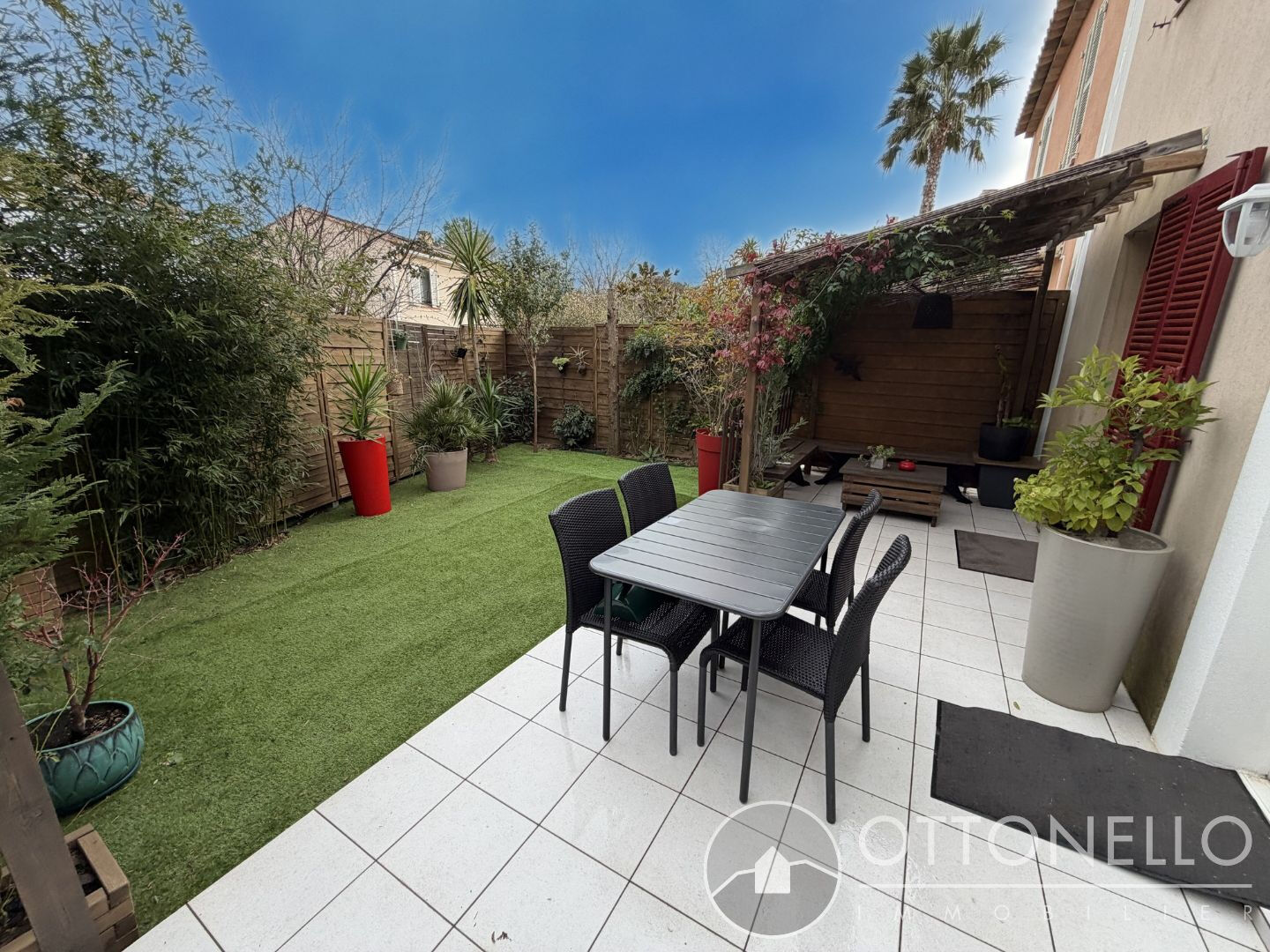 Maison-Villa - ROQUEBRUNE SUR ARGENS