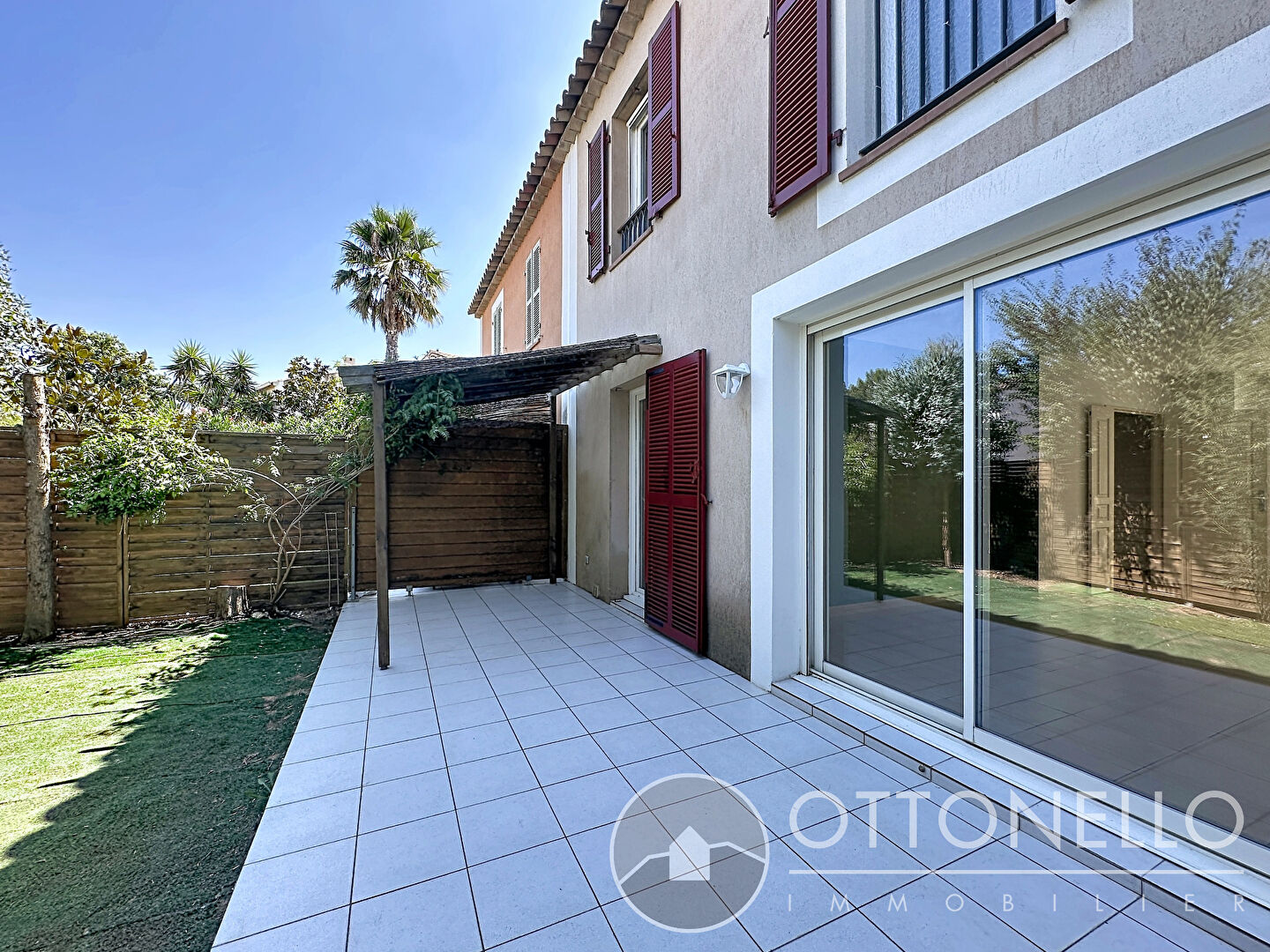 Maison-Villa - ROQUEBRUNE SUR ARGENS