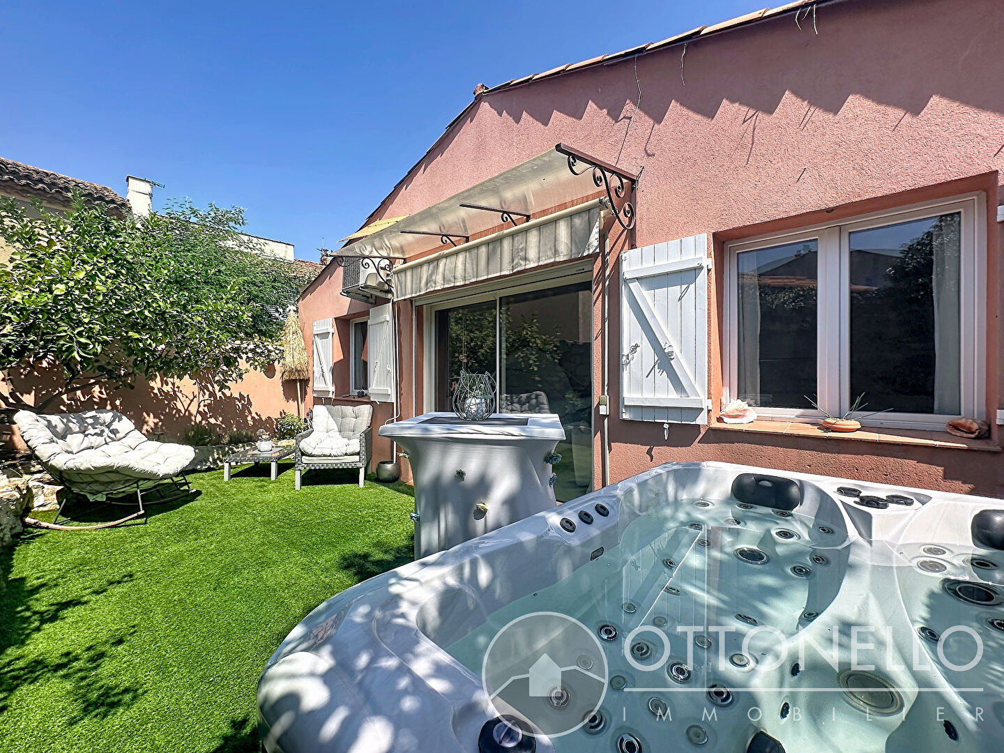 Maison-Villa - ROQUEBRUNE SUR ARGENS
