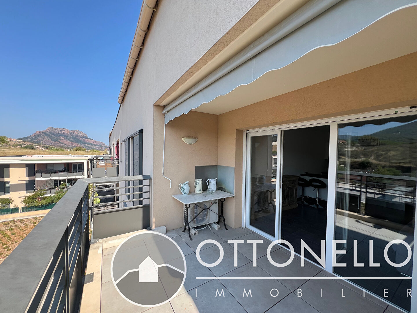 Appartement - ROQUEBRUNE SUR ARGENS