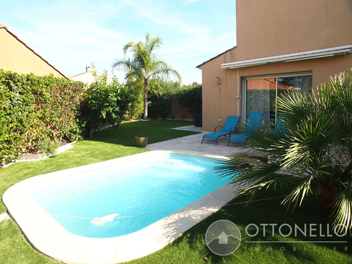 Maison-Villa - ROQUEBRUNE SUR ARGENS