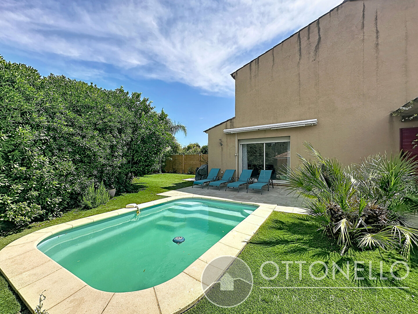 Maison-Villa - ROQUEBRUNE SUR ARGENS