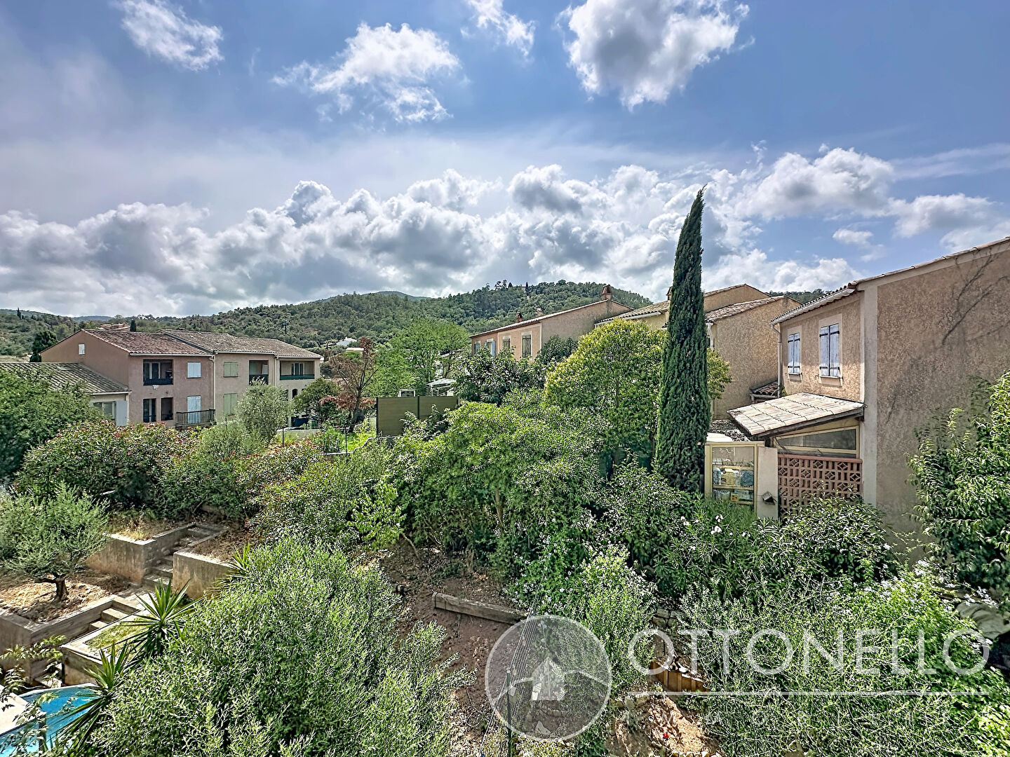 Appartement - ROQUEBRUNE SUR ARGENS