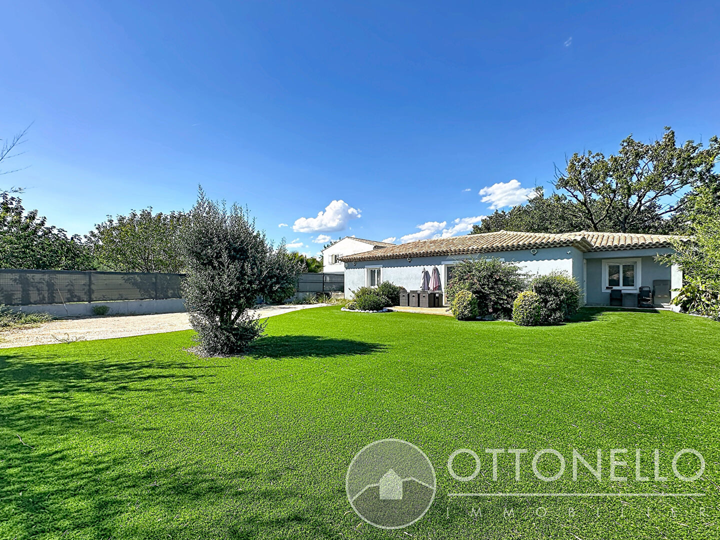 Maison-Villa - ROQUEBRUNE SUR ARGENS